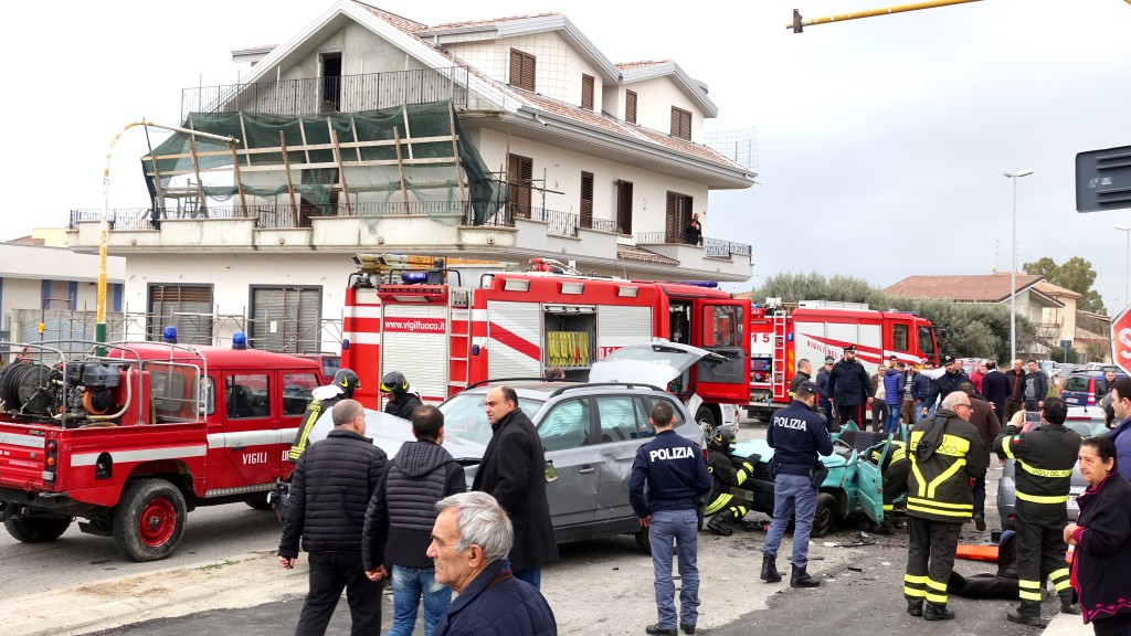 Locri Grave incidente stradale