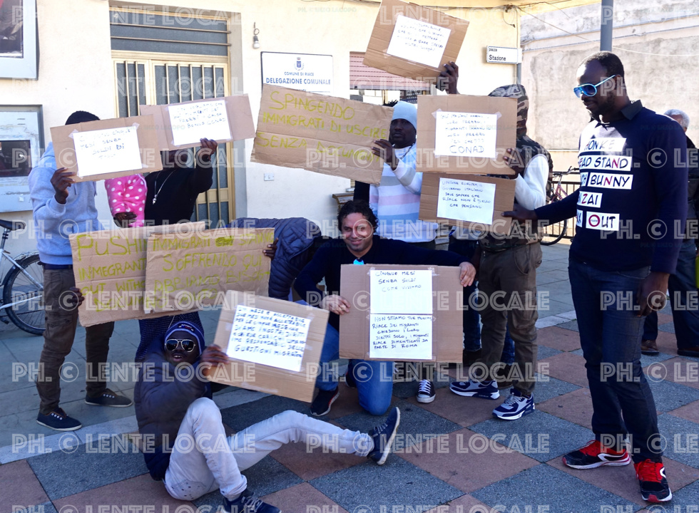 Riace Immigrati in protesta
