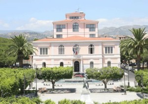 Il municipio di Siderno