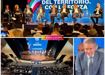 LOCRI PalaCultura “Perché abbiamo scelto, Cannizzaro ha scelto ROSCIOLI?” dice Occhiuto, e salta tutto, si resta al buio dei led degli smart (IMMAGINI E VIDEO ESCLUSIVI)