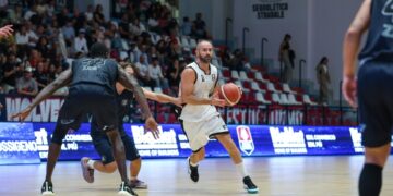 BASKET. La Pirossigeno cade in casa