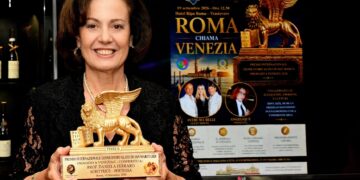 Il Leone d’oro alato per Daniela Ferraro, la Nosside di Locri.
